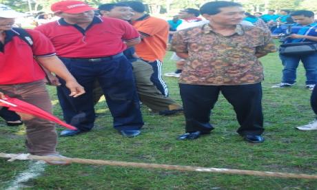Lomba Tarik Tambang Memeriahkan HUT Kota Denpasar 2014