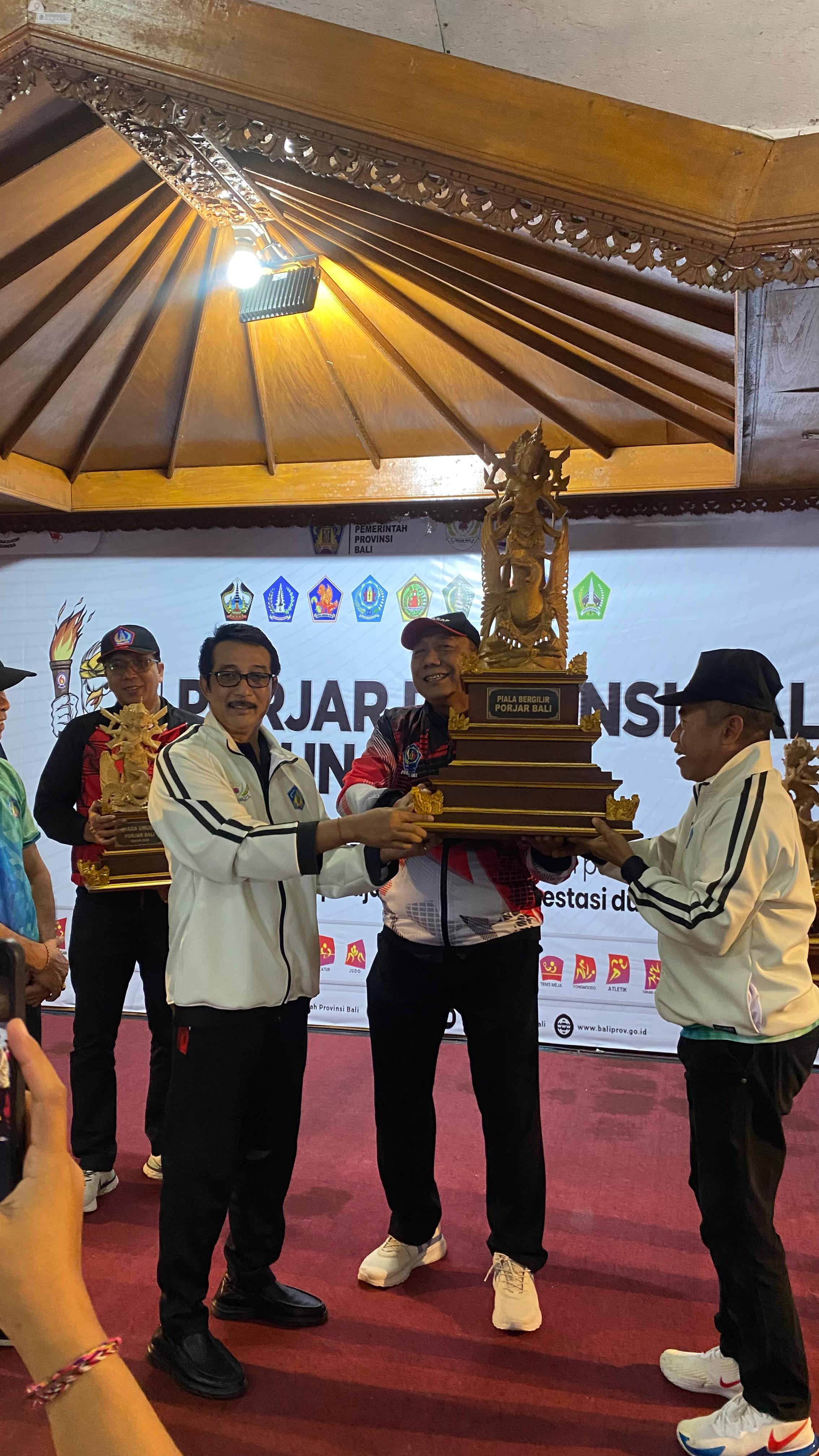 Kota Denpasar Juara Umum Porjar Provinsi Bali 2024