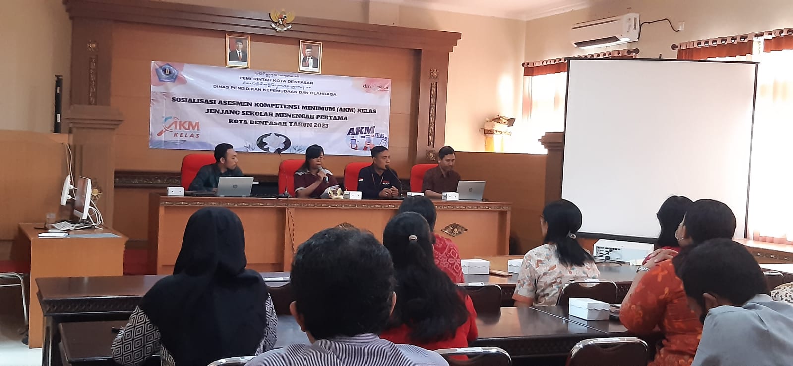 Disdikpora Kota Denpasar Gelar Sosialisasi Asesmen Kompetensi Minumun Jenjang SMP