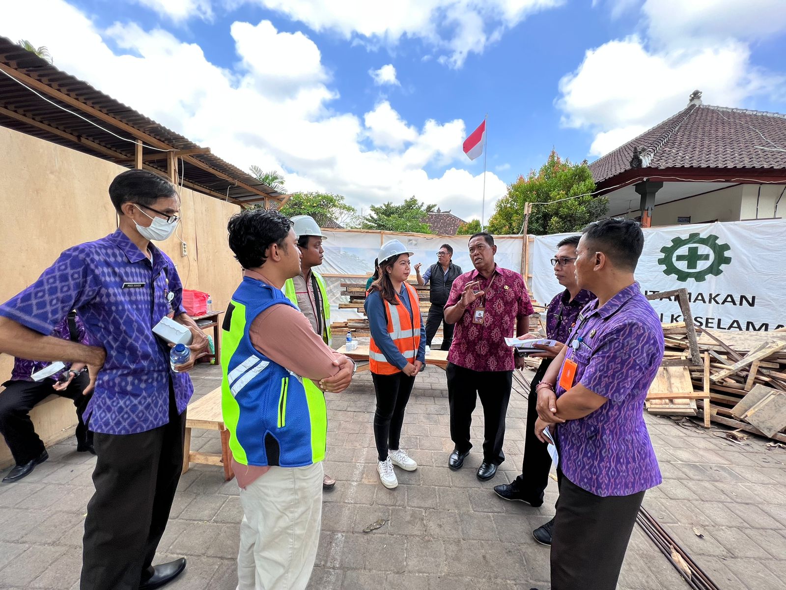 Monitoring dan Evaluasi Pembanguan Fisik di SDN 3 Ubung dan SDN 5 Peguyangan