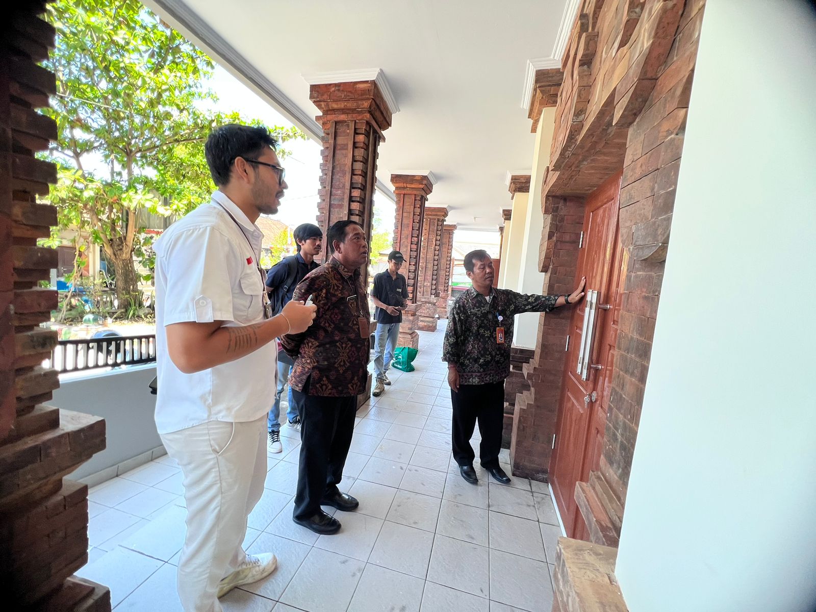 Monitoring dan Evaluasi Pembangunan Tiga SD di Kota Denpasar