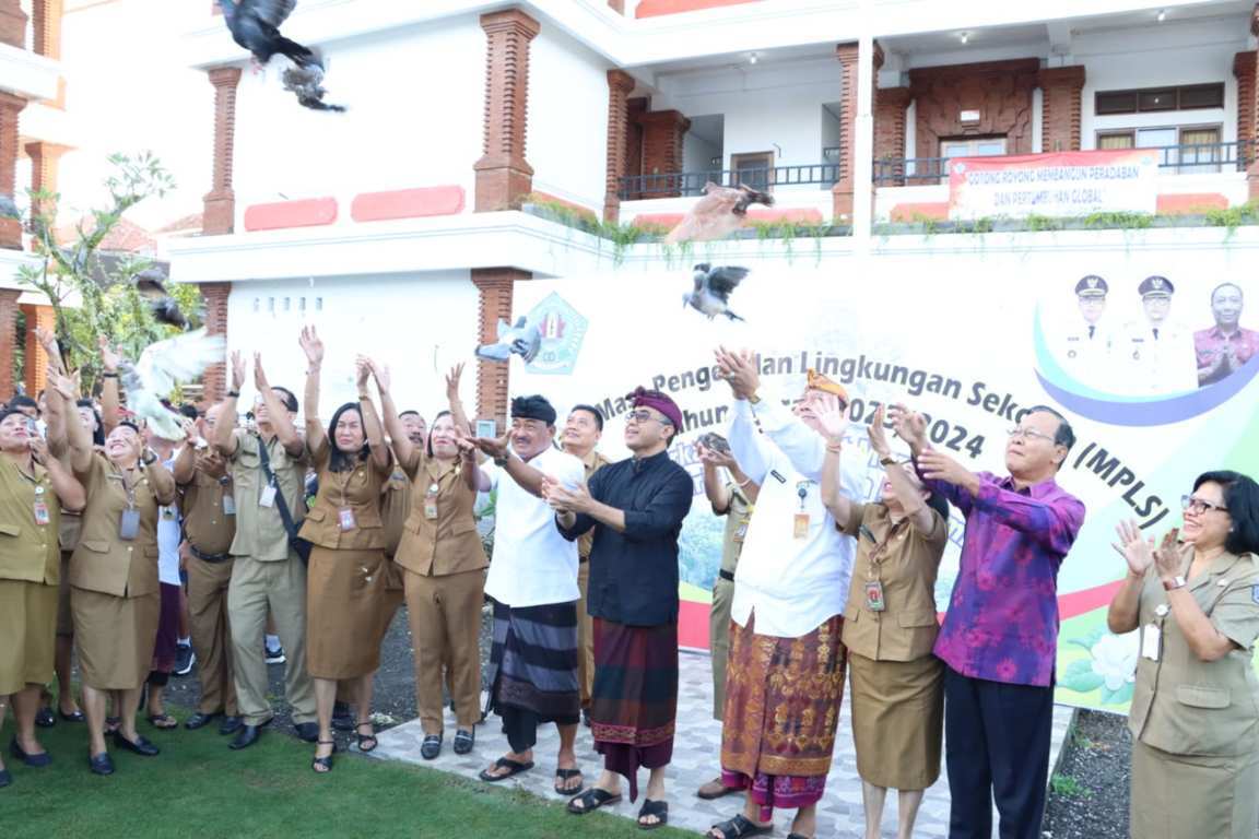 Wali Kota Jaya Negara Buka MPLS SMP, Wujudkan Merdeka Belajar dan Tingkatkan Kreativitas Siswa