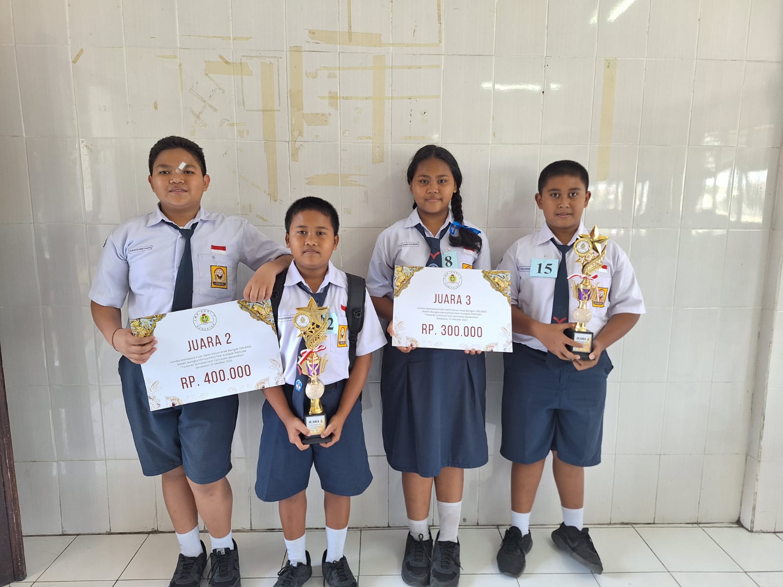 SMPN 9 Denpasar Raih Juara II & III Lomba Baca Puisi