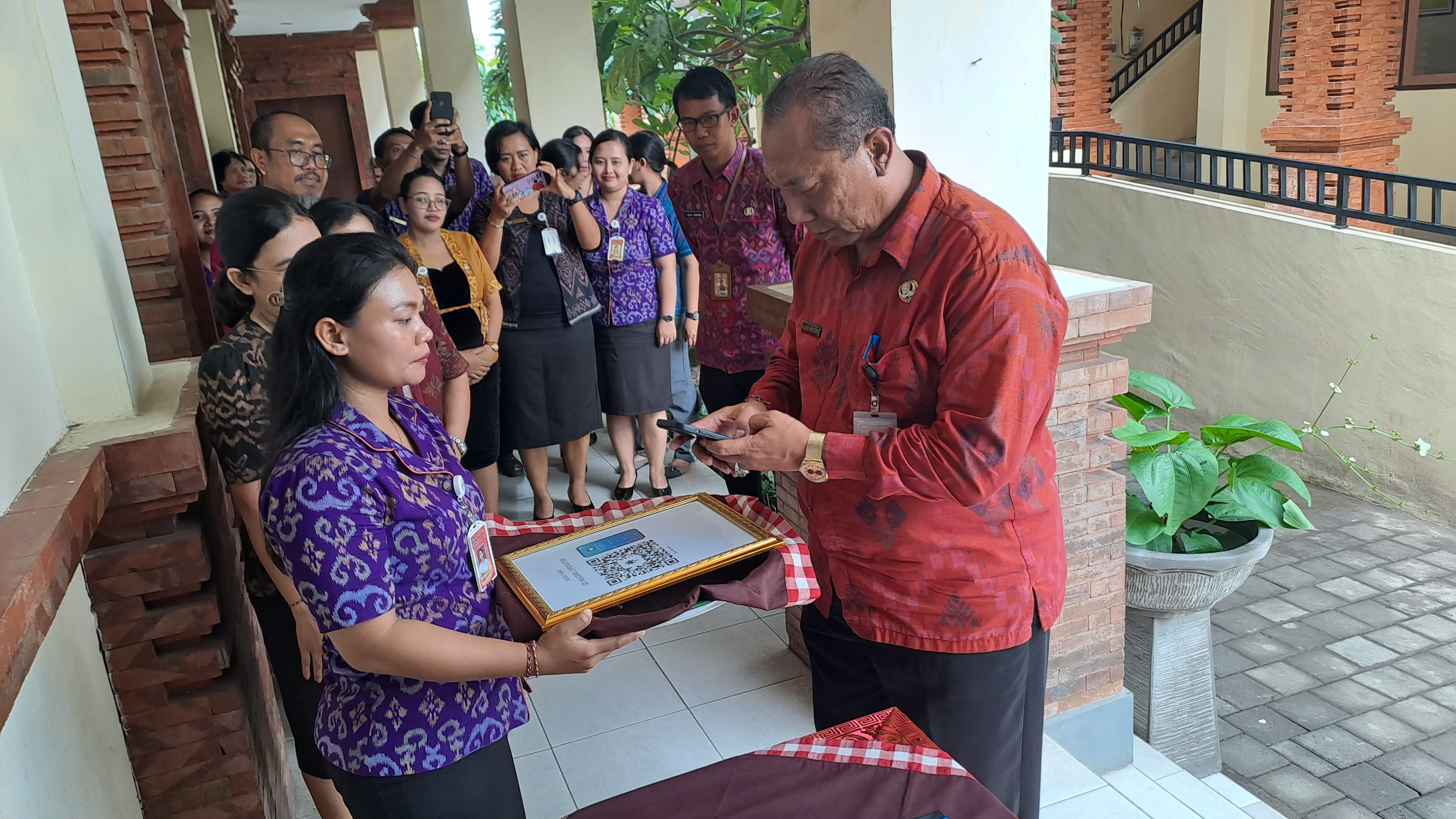 SDN 2 Penatih Luncurkan Buku Tamu Digital, Disdikpora Denpasar Dorong Digitalisasi Sekolah