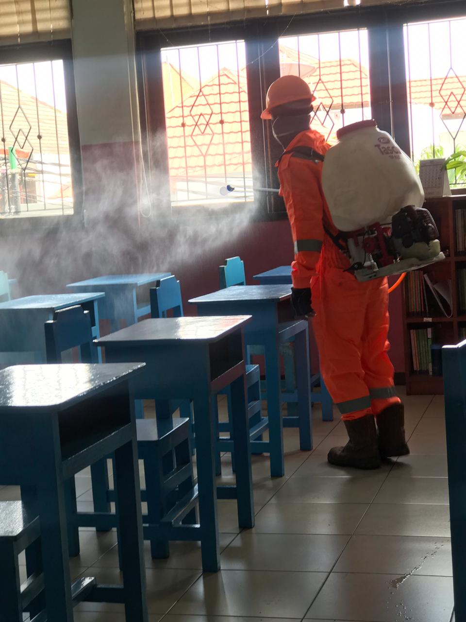 Disdikpora Denpasar Pastikan Seluruh Gedung Sekolah Sudah Disemprot Disinfektan