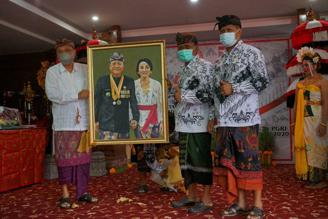 Walikota Rai Mantra Hadiri HGN dan HUT PGRI ke-75