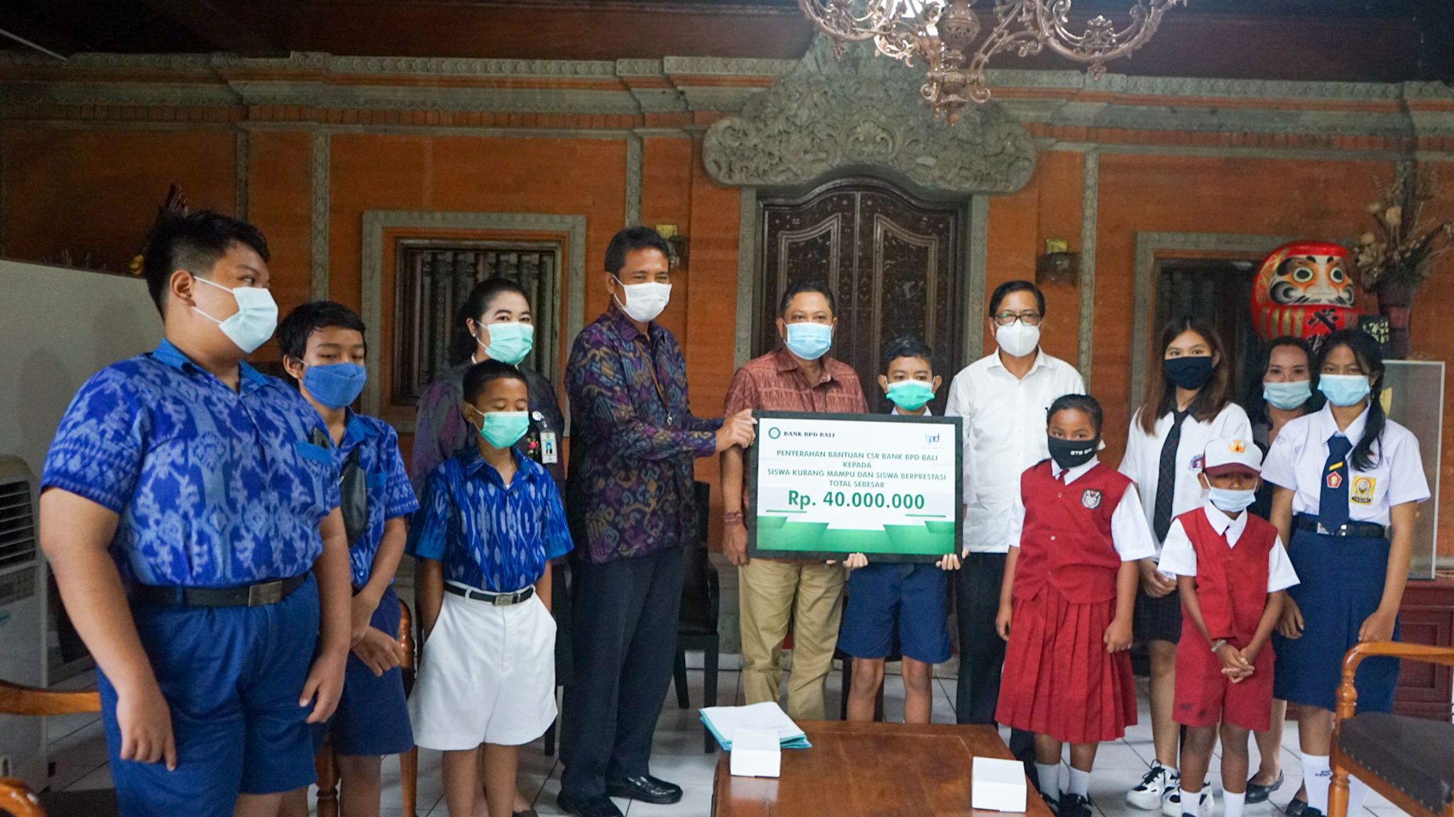 18 Siswa di Denpasar Terima Beasiswa Pendidikan dari CSR BPD Bali