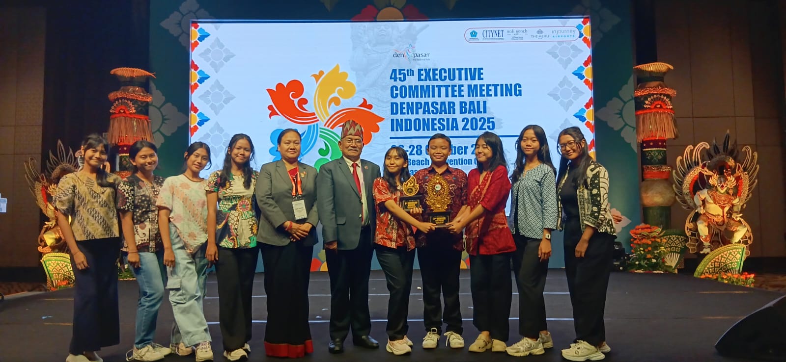 Tim SMP Negeri 6 Denpasar Raih Juara Harapan III pada SDGs Youth Essay Competition 2025