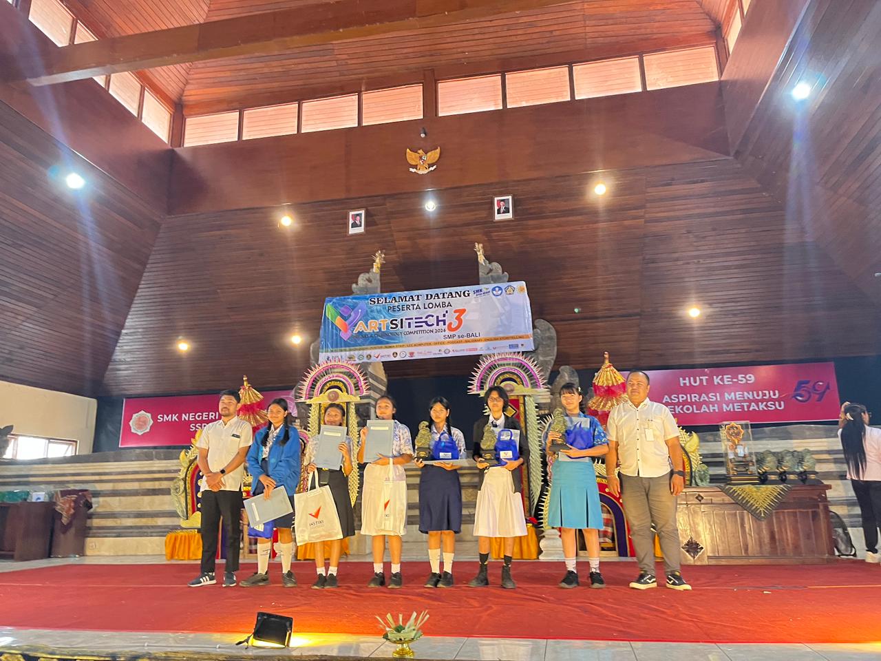 Murid SMP Negeri 8 Denpasar Raih Juara II Lomba Komik Strip ARTSITECH 3