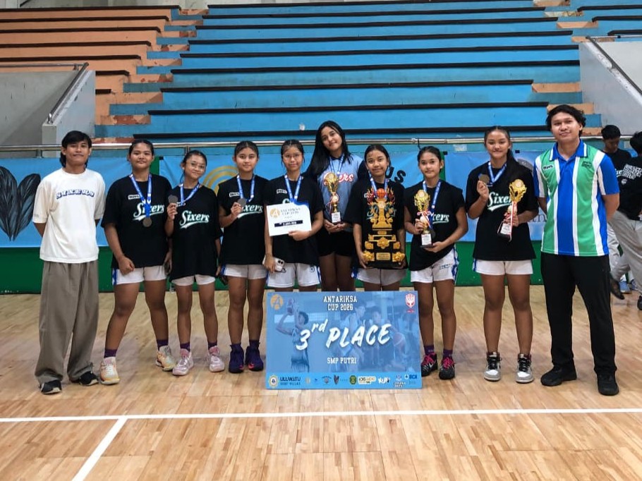 Tim Basket Putri SMP Negeri 6 Denpasar Raih Juara III Antariksa Cup 2026