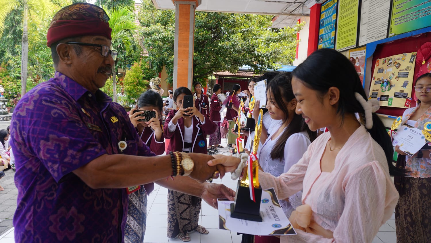 Gambar 1